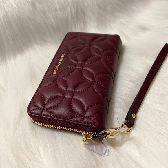 ⛔️SOLD⛔️CLEARANCE ❣️PHONE CASE WRISLET WALLET - Picture 2 of 5